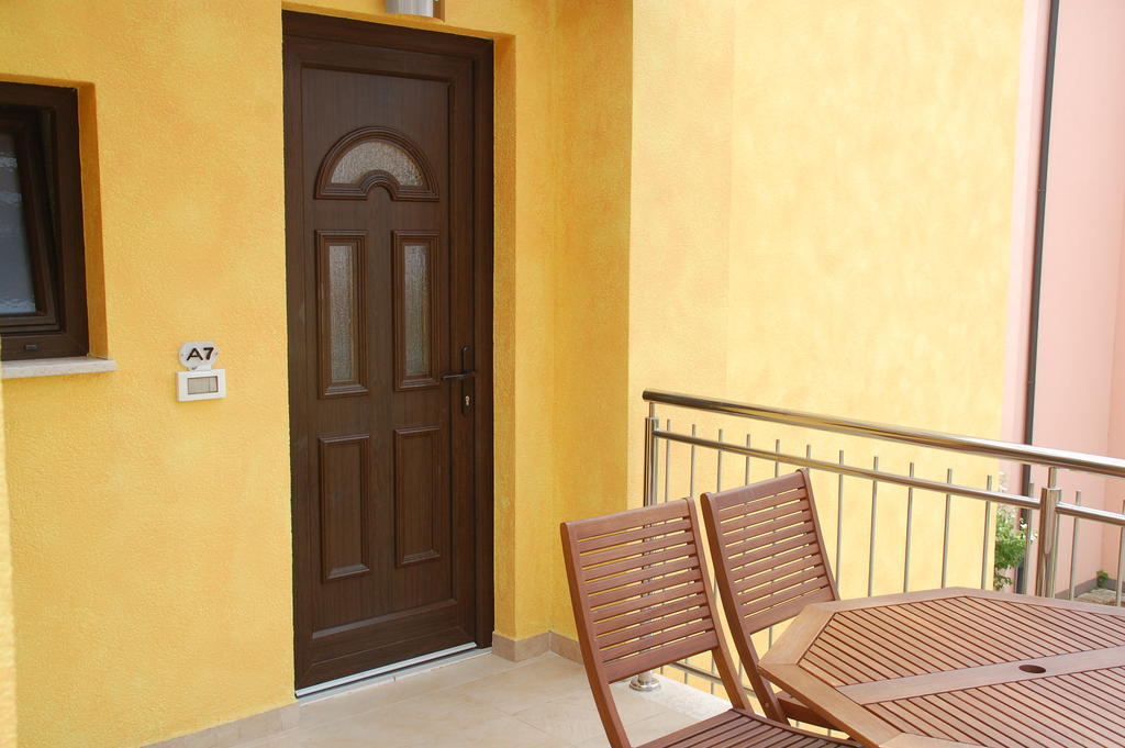 Villa Alpa Umag Exterior photo